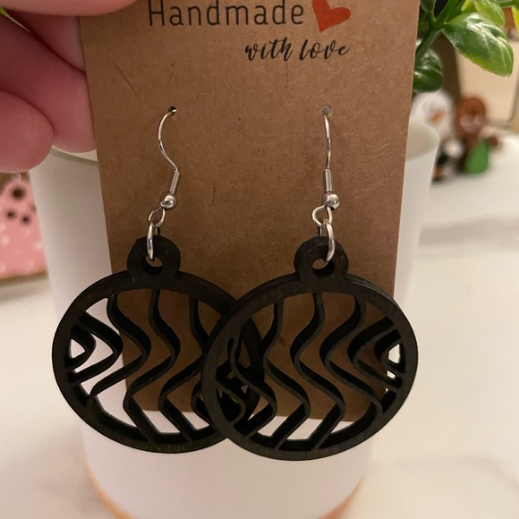 Custom-made, handpainted earrings. - Picture 4 of 4